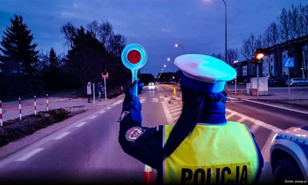 Pętle indukcyjne w małopolskich jednostkach Policji wspierają osoby niedosłyszące